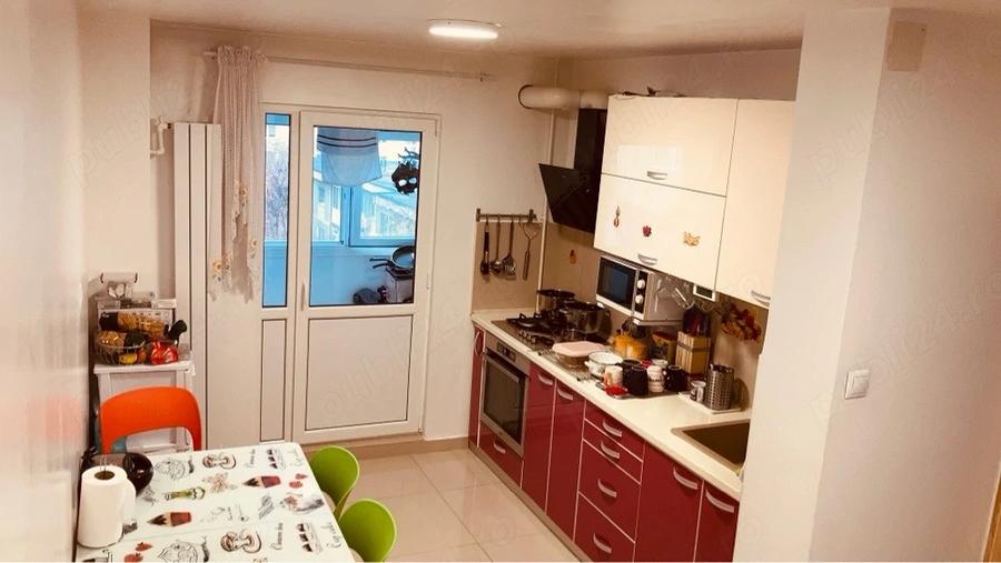 Apartament cu 3 camere decomandat în Crângași
