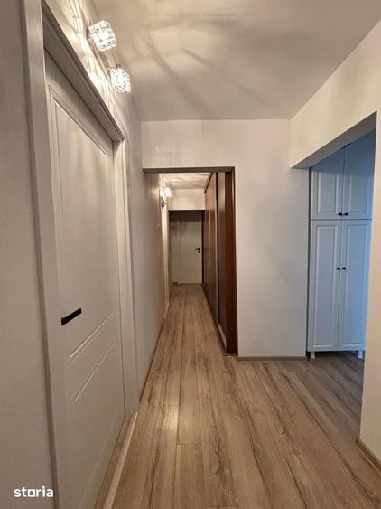 Apartament cu 5 camere decomandat în Central