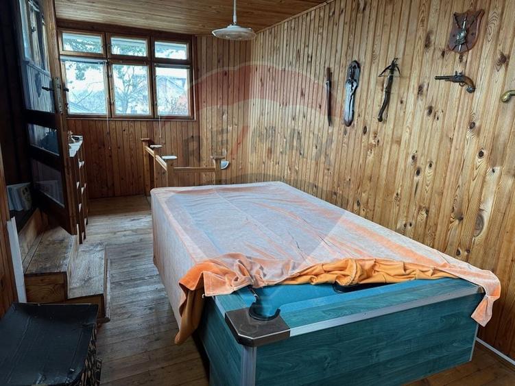 Casă individuală cu 6 camere cu Teren 2200 Mp în Periș