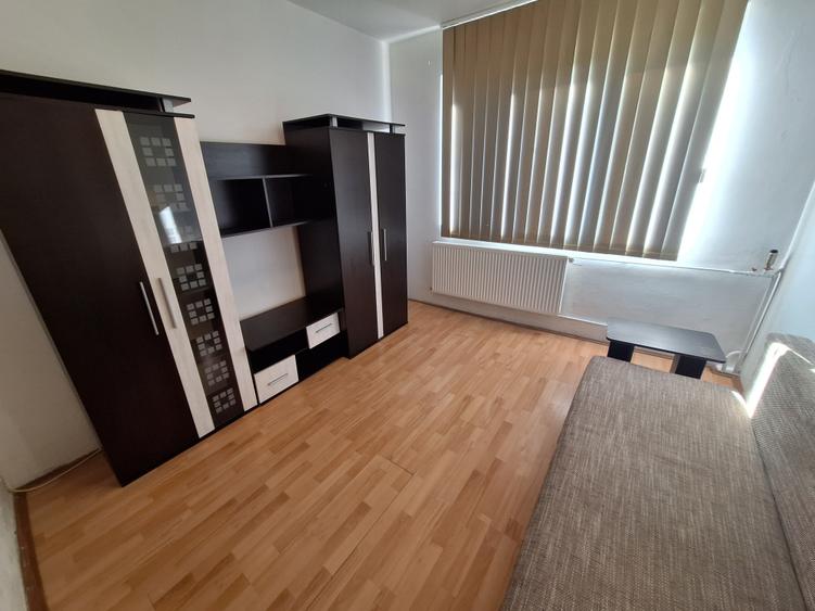Garsonieră semidecomandată în Buziașului