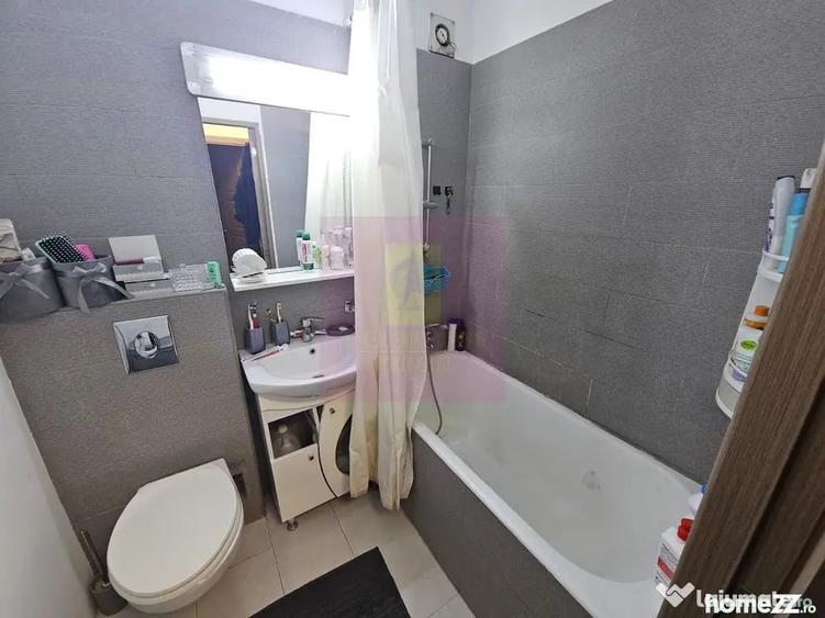 Apartament cu 3 camere decomandat în P-ța Reșița