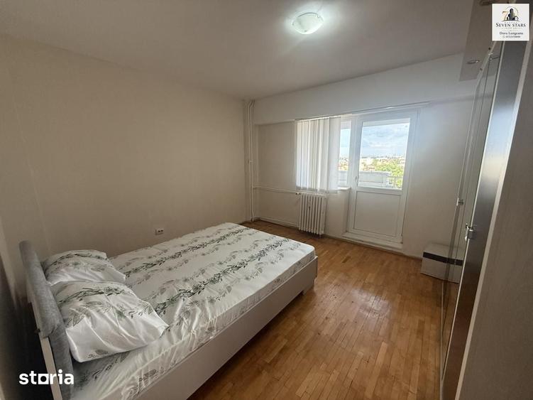 Apartament cu 3 camere decomandat în Central