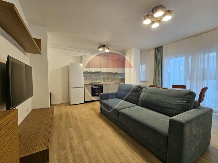 Apartament cu 2 camere semidecomandat, mobilat în Florești