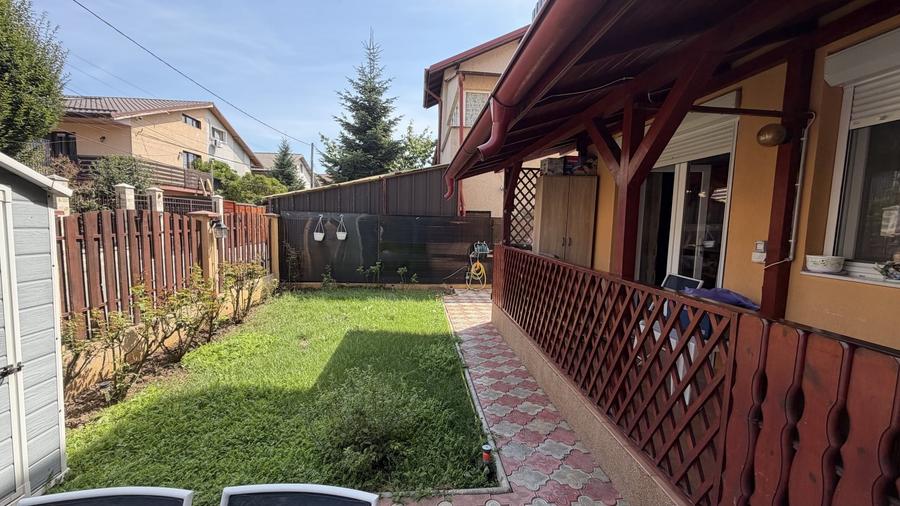 Duplex cu 4 camere cu Canalizare în Roșu