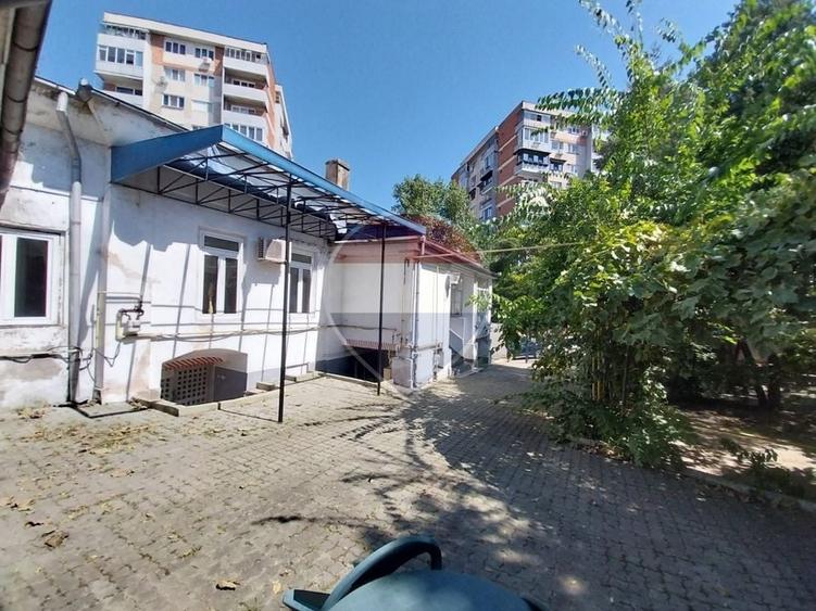 Casă individuală cu 4 camere cu Teren 1302 Mp în Ultracentral