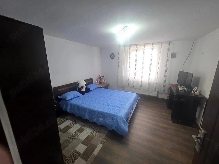 Casă cu 2 camere cu Teren 1000 Mp în Central
