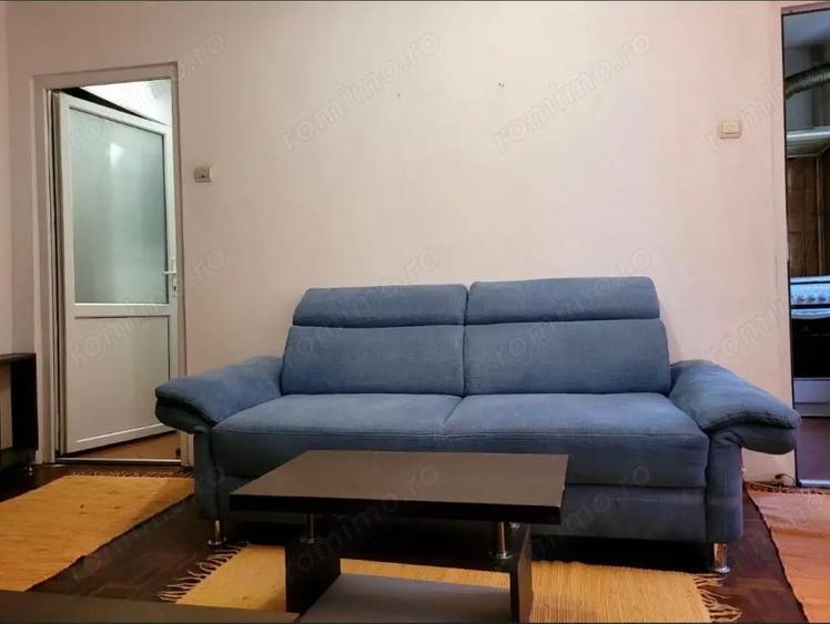 Apartament cu 2 camere semidecomandat, mobilat în Valea Rosie