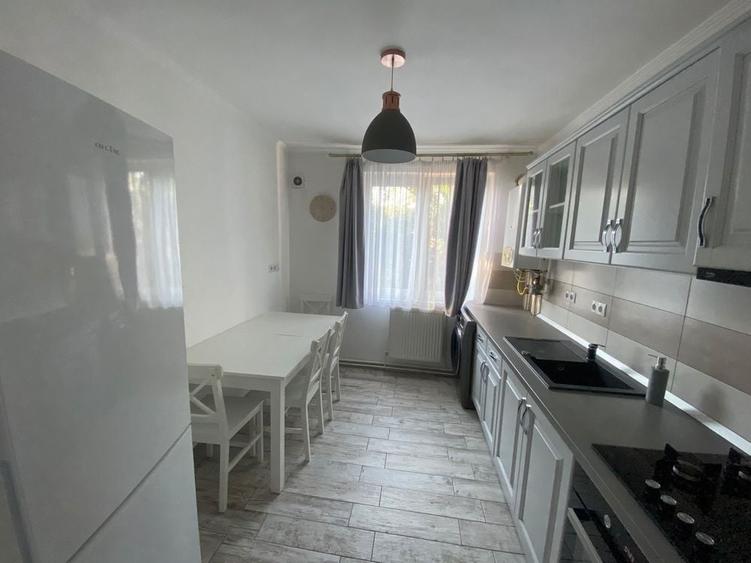 Apartament cu 2 camere decomandat în 7 Noiembrie