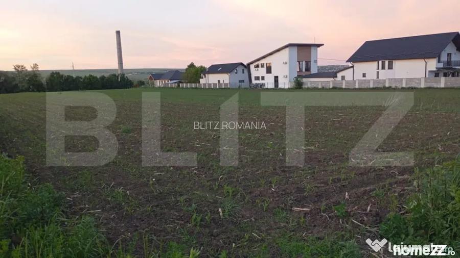 Parcela 5 ari de vanzare, pretabil loc pentru casa, Lisaura - Suceava (Suceava)