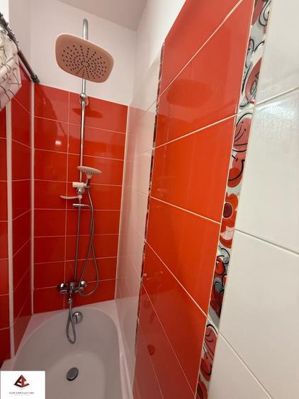 Apartament cu 2 camere semidecomandat în P-ța Victoriei