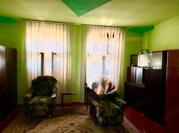 Casă cu Teren 1600 Mp în Central