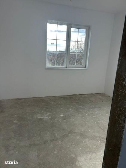 Apartament cu 3 camere în Sânandrei