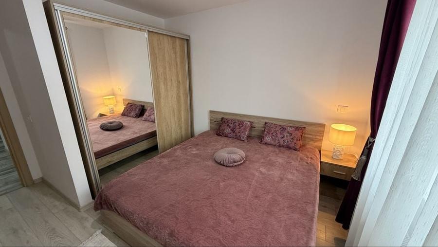 Apartament cu 2 camere decomandat în Tractorul