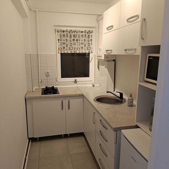 Apartament cu 3 camere decomandat în Exterior Vest