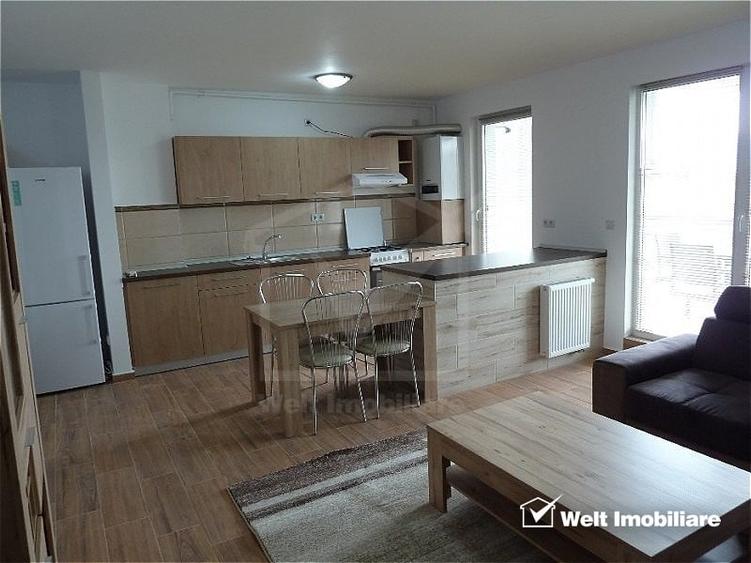Apartament cu 3 camere semidecomandat, mobilat în Gheorgheni
