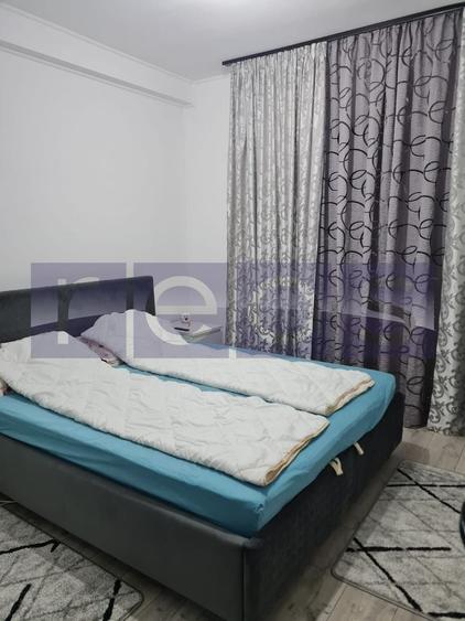 Casă individuală cu 7 camere cu Canalizare în Apărătorii Patriei