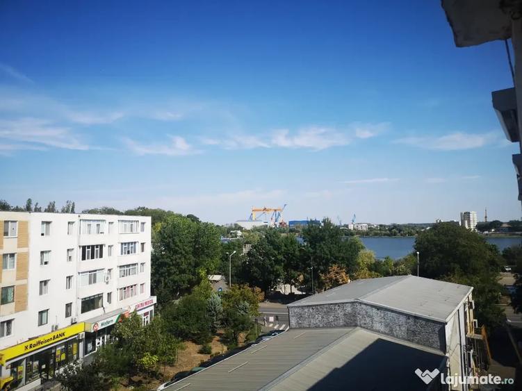 Apartament cu 4 camere decomandat în Vest