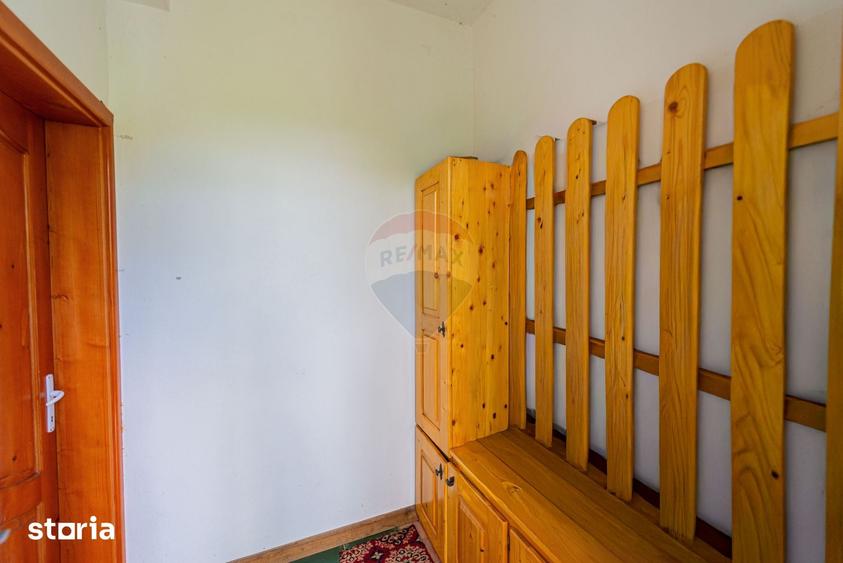 Casă cu 6 camere cu Teren 439 Mp în Măneciu