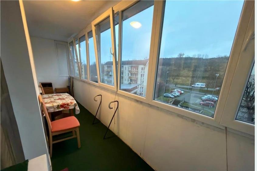Apartament cu 2 camere decomandat, mobilat în Dâmbu Pietros