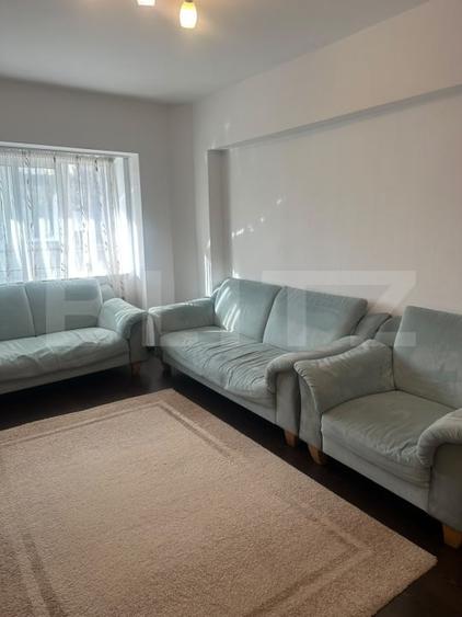 Apartament cu 3 camere decomandat, mobilat în Nicolina