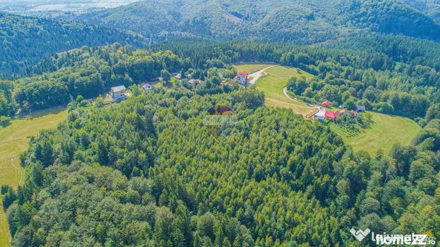 Teren în Poiana Mărului