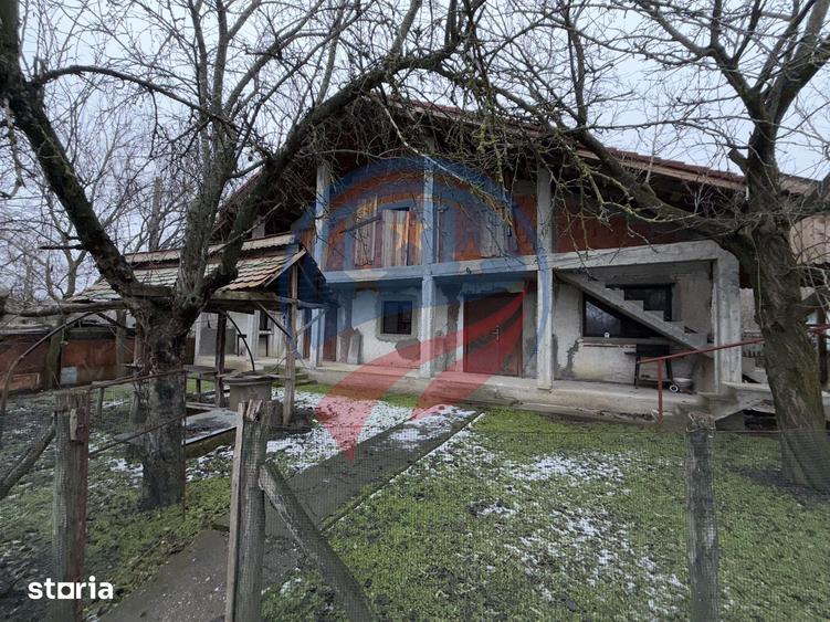 CASA CU TEREN 2500 MP LA 23 KM DE CRAIOVA CU TEAVA DE GAZE - 6