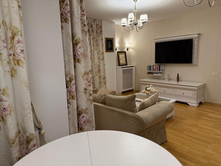 Apartament cu 2 camere semidecomandat, mobilat în Central
