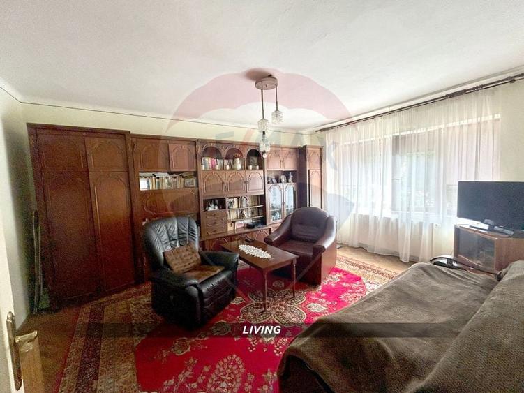 Casă individuală cu 6 camere cu Teren 423 Mp în Valea Roșie