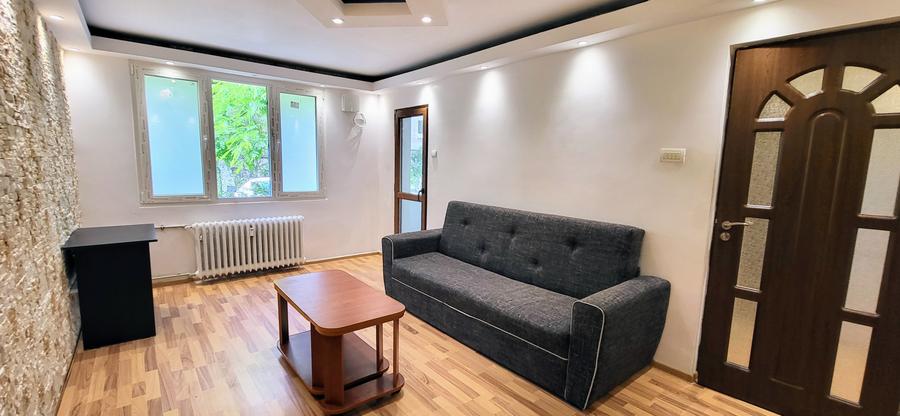 Apartament cu 3 camere decomandat în Dristor
