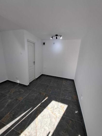 Spațiu comercial, de 22 mp, în Nicolina