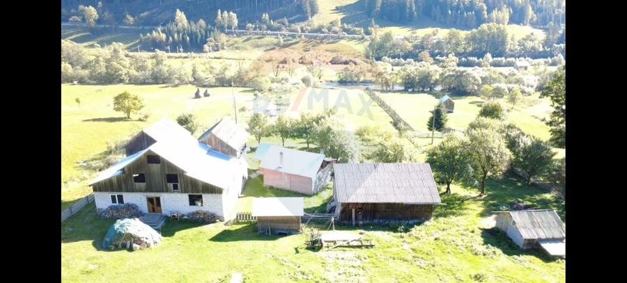 Casă individuală cu 2 camere cu Teren 11541 Mp în Periferie