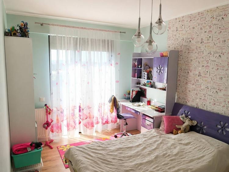Apartament cu 4 camere în Europa
