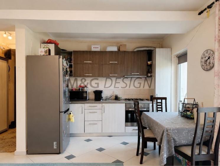 Apartament cu 3 camere semidecomandat în Giroc
