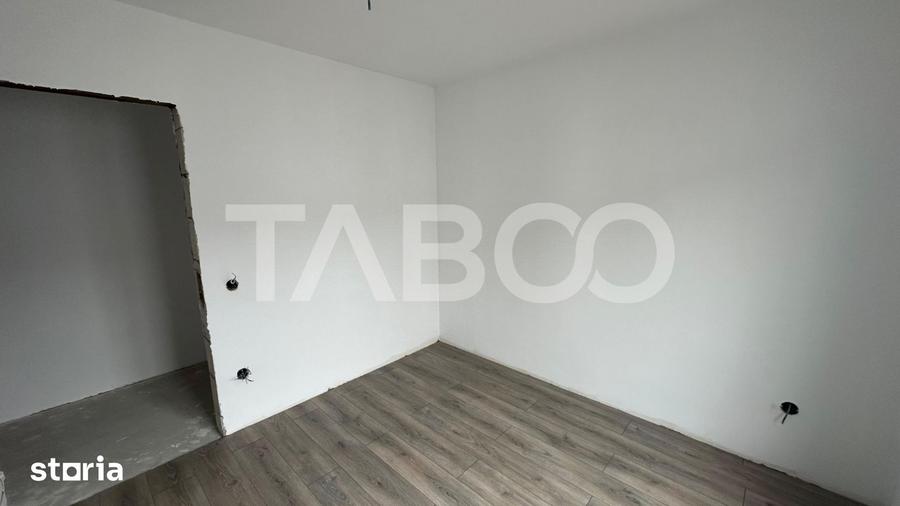 Apartament cu 3 camere decomandat în Turnișor