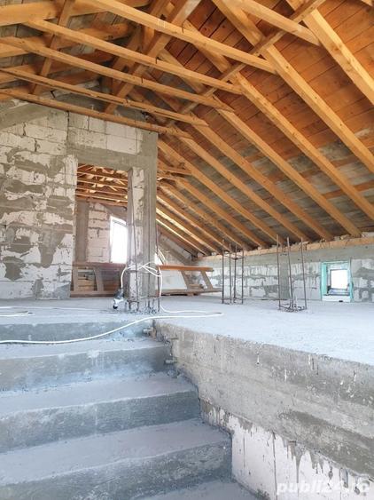 Casă cu 4 camere cu Teren 300 Mp în Poiana
