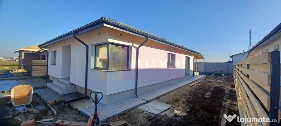 Casă cu 4 camere cu Teren 478 Mp în Săbăreni