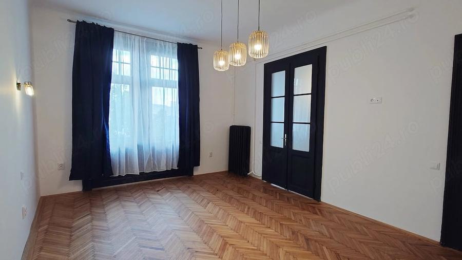 Apartament cu 3 camere semidecomandat în Central
