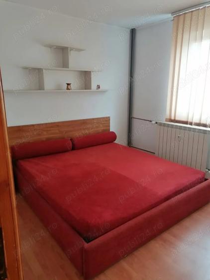 Apartament cu 4 camere decomandat în Central