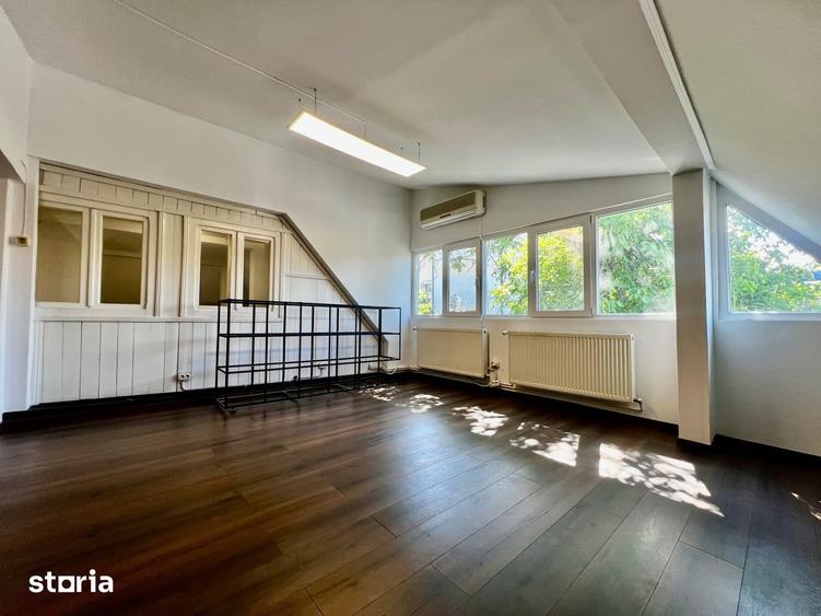 Casă cu 5 camere cu Teren 400 Mp în Păcurari