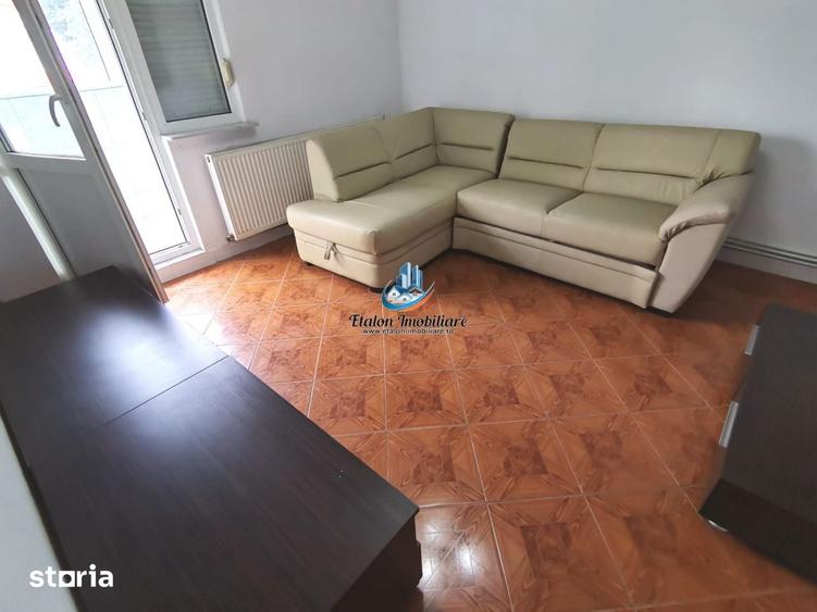 Apartament cu 3 camere decomandat în Mărăței