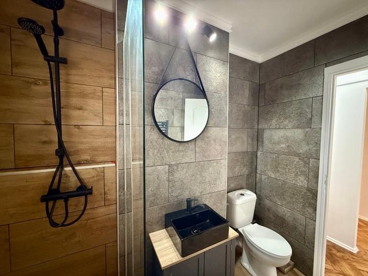 Apartament cu 3 camere decomandat în Circumvalațiunii
