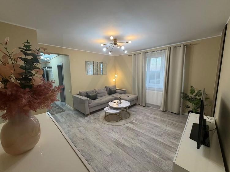Apartament cu 3 camere decomandat, mobilat în Nord-Vest