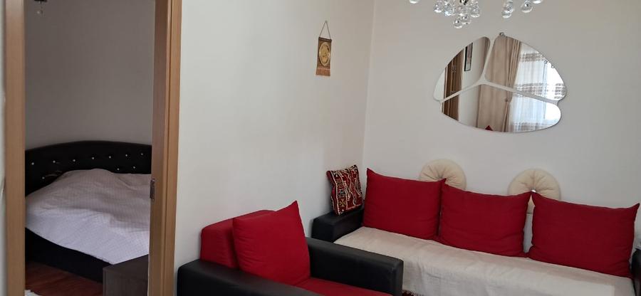 Apartament cu 3 camere semidecomandat în Tomis Nord