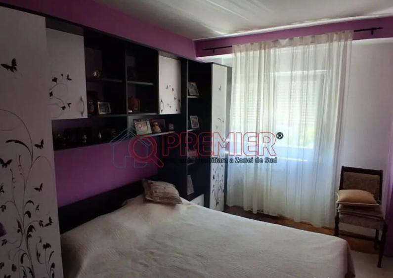 Apartament cu 4 camere decomandat în Octavian Goga