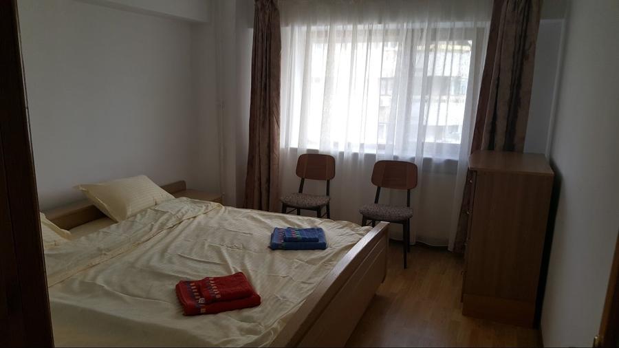 Apartament cu 3 camere decomandat, mobilat în Piața Unirii
