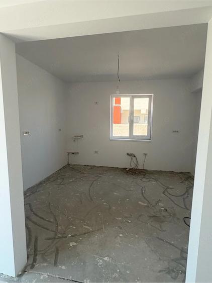 Casă cu 4 camere cu Teren 539 Mp în Central