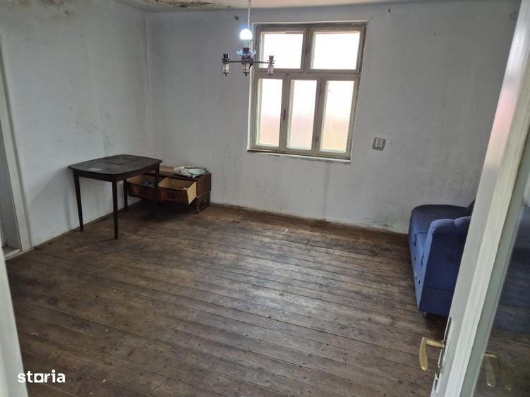 Casă cu 4 camere cu Teren 864 Mp în Bârzava