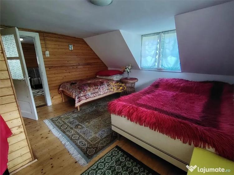 Casă cu 4 camere cu Teren 327 Mp în Central