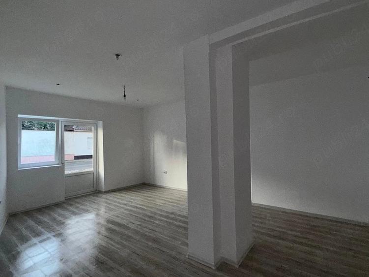 Casă cu 5 camere cu Teren 800 Mp în Central