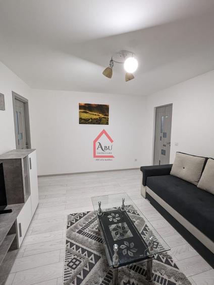 Apartament cu 3 camere semidecomandat în Dacia